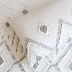 Zuma Stone Washed Tufted Quilt Cover Set White
