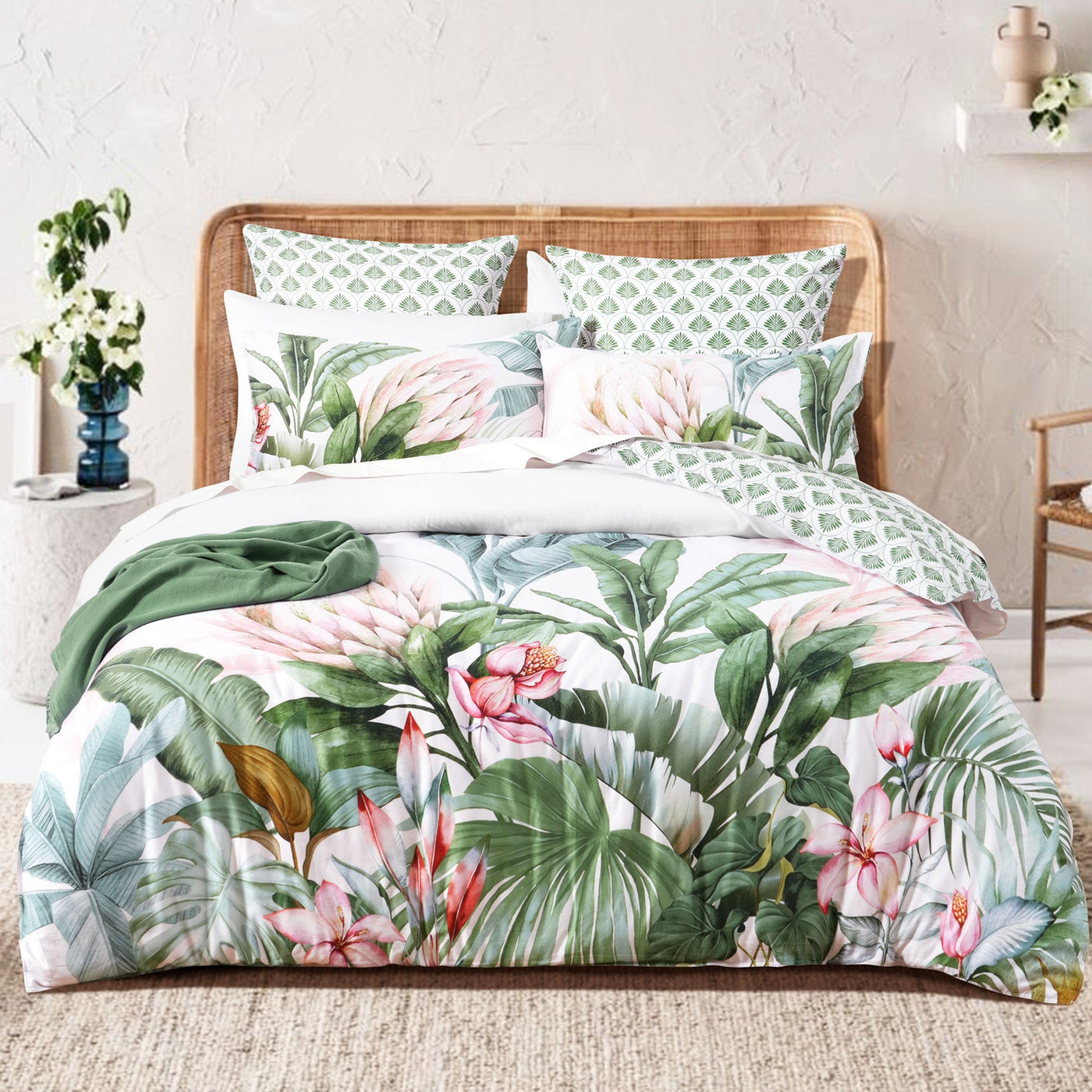 Gardenia Quilt Cover Set 300 Thread Count Cotton Reversible