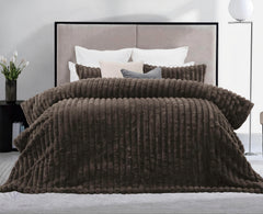 Arna Fleece Comforter King 255x240cm + 2 Pillowcases 48x73cm Chocolate