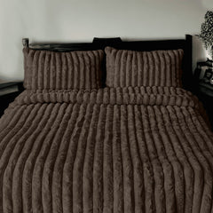 Arna Fleece Comforter King 255x240cm + 2 Pillowcases 48x73cm Chocolate